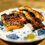 柳家 - 奥矢作川天然鰻焼き上がりました、肉厚で柔らかい天然鰻蒲焼き
