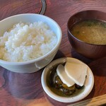 Tonkatsu Warashikko - ごはん　あおさ味噌汁（2022.12）