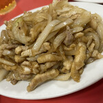 太興飯店 - 玉ねぎ肉炒め　
