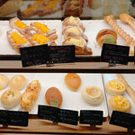 Ｂｒｅａｄ Ｃｒａｆｔ　オオウラ - ショーケース　洋ナシデニッシュが気になりました！
