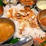 ダバ インディア - いろいろなカレーを混ぜて