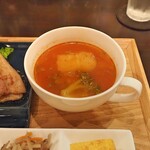 ATSUMI食堂 - 信州三元豚 太郎ぽーく 味噌漬け定食に付くスープ