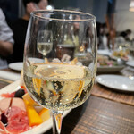 ステーキ&ワインスタイル ぶどうの樹 - 乾杯のスパークリング