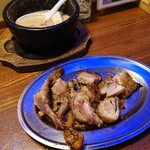 おやひなや - ひな、石焼もつ煮込み