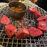 焼肉赤身にくがとう - 和牛赤身ロック特製ニンニクバター醤油