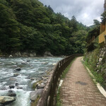 松楓楼 松屋 - 渓流すごい迫力です