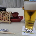 加賀屋 姉妹館 あえの風 - 料理写真:生ビールと先付け