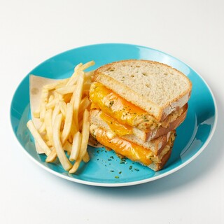 ヒルズカフェ スペース_2