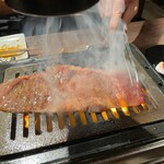 黒毛和牛焼肉 白か黒 - 