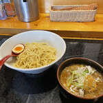 麺処 蓮海 - まぐろ豚骨醤油つけ麺