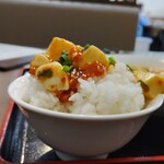 聚春酒家 - 麻婆豆腐オンザライス