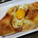 サンマルクカフェ - 目玉焼きデニッシュです