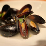 Organic Plus - Chardonnay Steamed Mussels