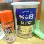 らぁめん 千寿 - 卓上の調味料