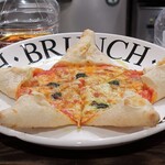 トリワイン ＰＩＫＯＳＨＨＨＵ - 自家製生地の星形ピッツァ～トマトソース～