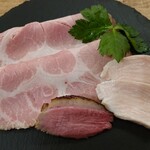 中華そば きなり - 別皿の追加チャーシュー