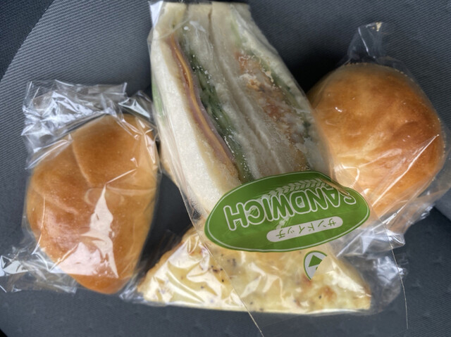 雲のベーカリー 城西店 &ndash; 北山形で味わう手作りパンとカフェタイム