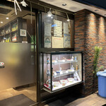 焼肉 鶯谷園 - 入り口