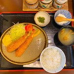 とんかつ・串揚げ 冨岳 - 2022年12月上エビフライ