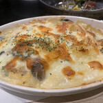 とも - エビとほうれん草のグラタン