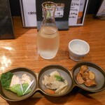 京都山科 焼鳥 かなざわ - 突き出し3種と「李白」