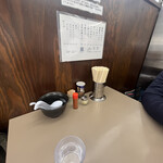 庵悟 - 初のテーブル席。いつもは1人だからねー