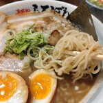 麺や白ぼし - ちぢれ麺