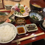 対馬のどぐろとイカ活き造り 博多 魚蔵 都ホテル店 - 