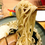 中華蕎麦 時雨 - いりこ蕎麦、麺リフトアップ