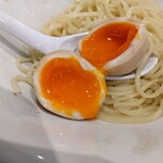 たなか青空笑店 - 流れるタイプの味玉