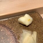 鮨 銀座 おのでら - 大根漬け