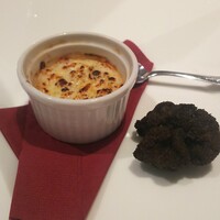 テストキッチンエイチ - 左：海老芋のドフィノワース　右：真鱈白子のフリット