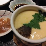 Sushi Kojima - 久しぶりの大将の茶碗蒸し。具沢山で美味！あっ、隣に写ってるのが梅肉です