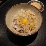 薪鳥新神戸 - そぼろご飯 + 卵 + うずらの卵