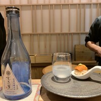 鮨 あさひ - ワンスプーンにのせた雲丹と永井酒造のクリア（スパークリング）