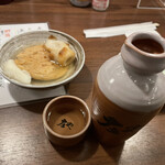 庄や - 日本酒大徳利〔常温〕、お通し