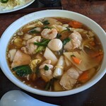 Niyu Pekin - 五目麺は、餡掛けトロ〜りで、まいう～