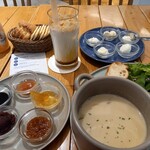 タカナシミルクレストラン - ランチセット・ドリンク到着