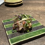 Nihonshu To Sousaku Kaiseki Ebisu Chokotto - アジと梅のなめろう