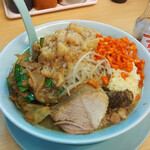 顎で喰らえ - ミニラーメン全マシ＋韮ザーサイ