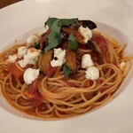 MAR-DE-NAPOLI - なすとトマトとモッツァレラチーズのスパゲッティ