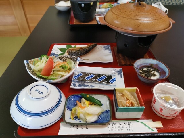 十和田湖山荘 &ndash; 十和田湖畔の旅館で味わう青森の郷土料理