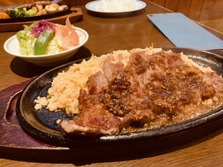 pony - Cut Steak & Garlic Pilaf