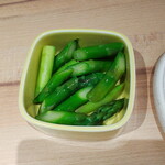 熟成和牛焼肉エイジング・ビーフ TOKYO 新宿三丁目店 - アスパラのナムルはあっさり