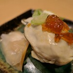 鮨・酒・肴 杉玉 - （2022/11月）蒸し牡蠣のにぎり