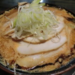 麺屋 一魂 - 肉増しエンマ味噌ラーメン、1,320円。