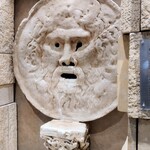 La Brianza - お店から帰りに見かけたヒルズのオブジェ。たぶん新しいのではないかしら……何度もこの辺りを通ったけれど、この日はじめて気づきました