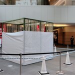 La Brianza - お店へ向かう途中。お正月オブジェが準備中でした