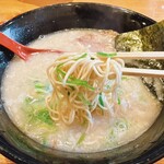 博多ラーメン 本丸亭 - 博多ラーメン(麺)