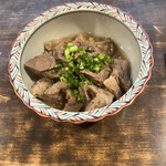 うどん えんどう - 三芳さんのお肉を使った「すじ煮」贅沢〜！